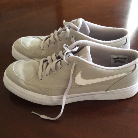 Shoes - Picture 2 of 5